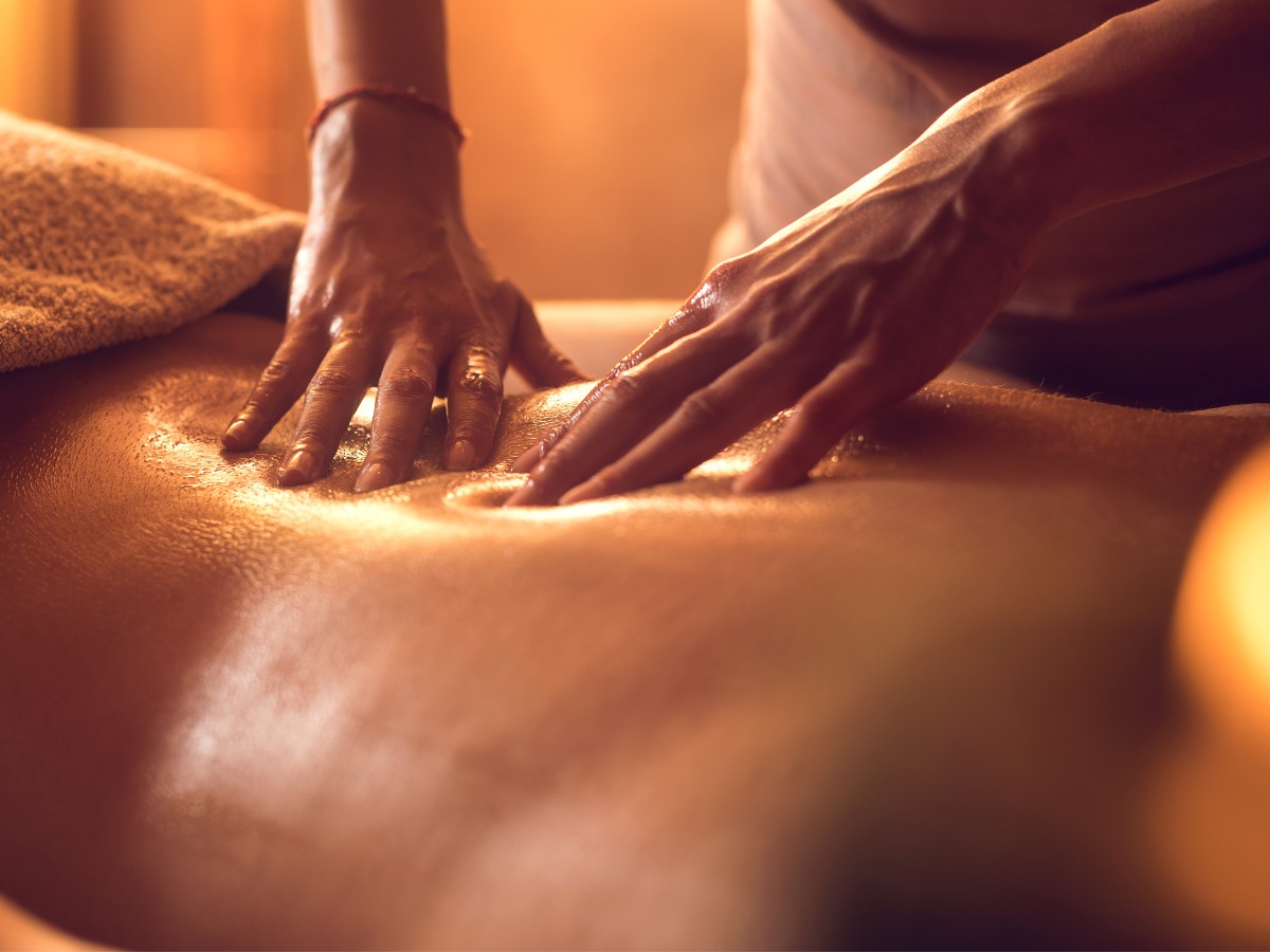 Hacer masaje erótico a pareja